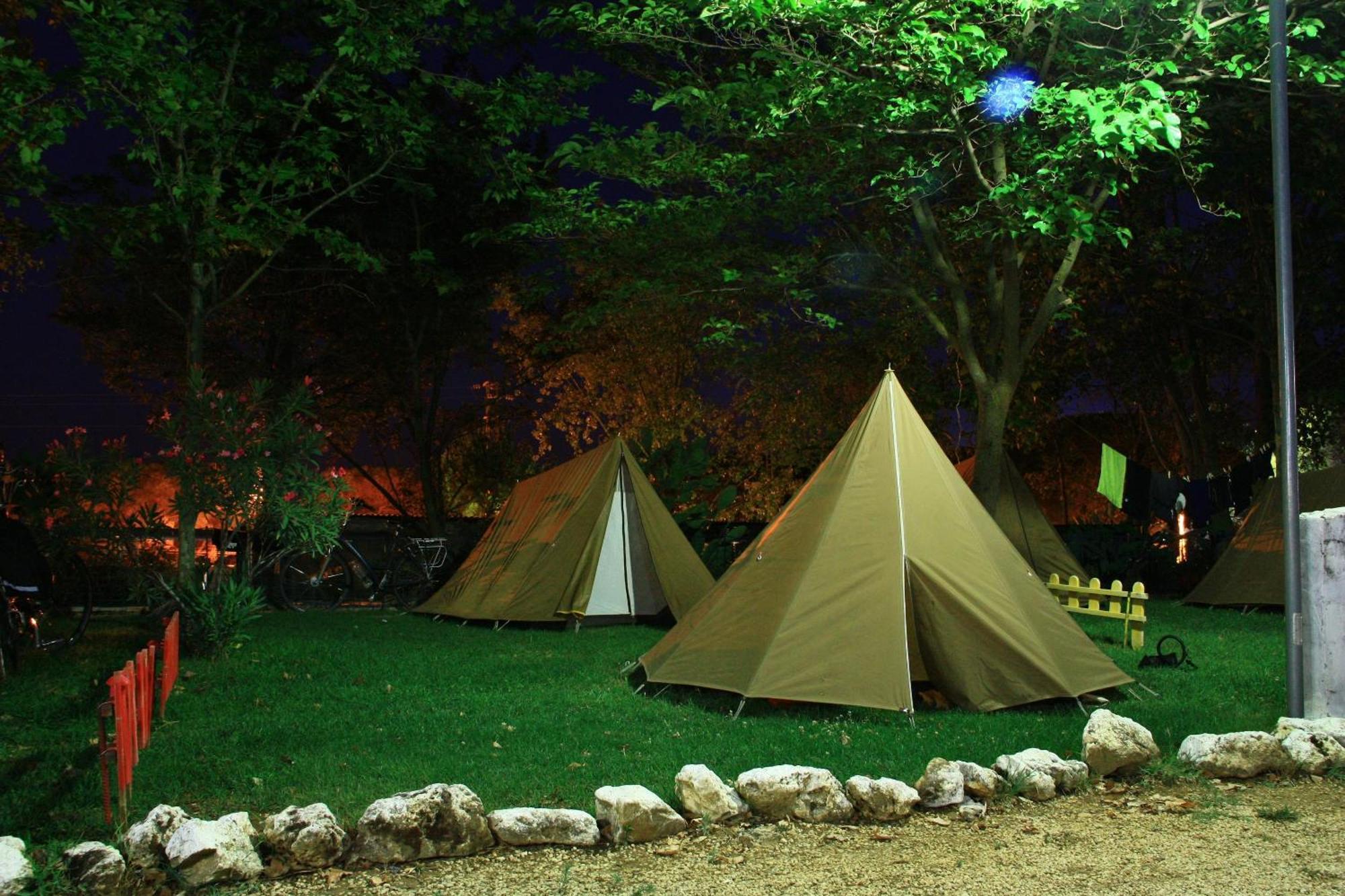 Camping Sierra de las Nieves Yunquera Exterior foto